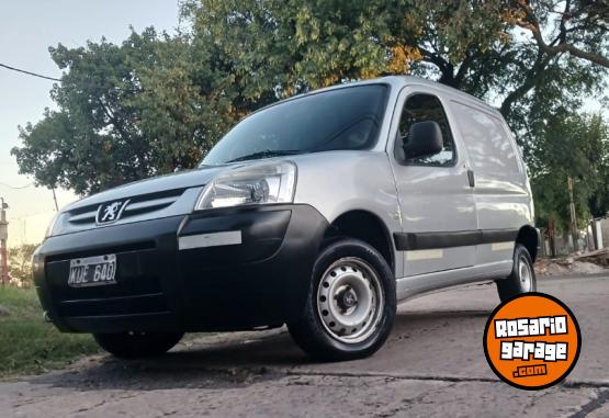 Utilitarios - Peugeot Partner 2012 Nafta 180000Km - En Venta