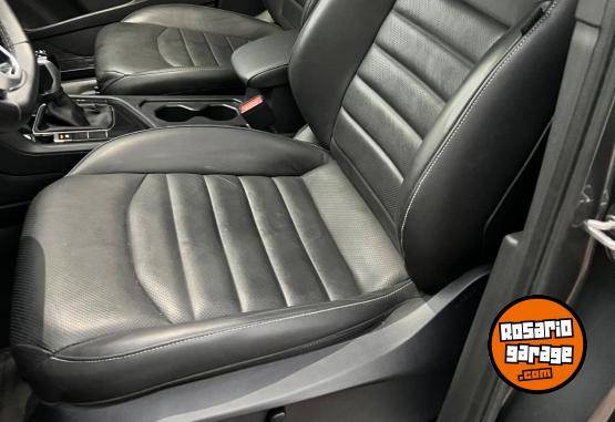 Autos - Volkswagen Taos 2021 Nafta 74000Km - En Venta