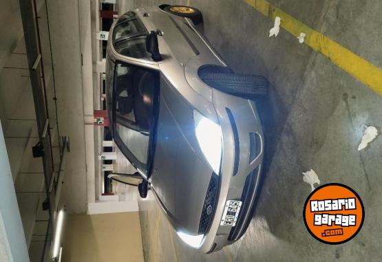 Autos - Ford focus 2004 GNC 230000Km - En Venta
