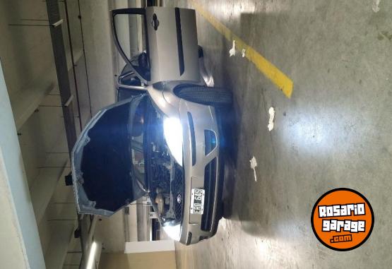 Autos - Ford focus 2004 GNC 230000Km - En Venta