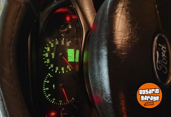 Autos - Ford focus 2004 GNC 230000Km - En Venta