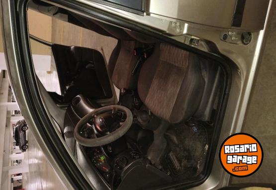 Autos - Ford focus 2004 GNC 230000Km - En Venta