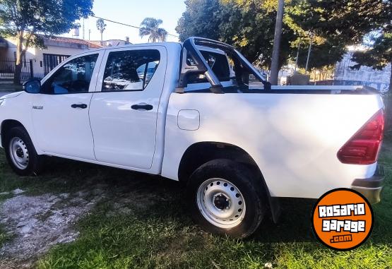 Camionetas - Toyota HILUX 2020 Diesel 130000Km - En Venta