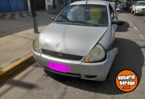 Autos - Ford Plus tattoo 2004 Nafta 206000Km - En Venta