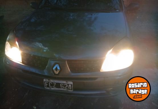 Autos - Renault Clio authentique 2005 Diesel 296000Km - En Venta