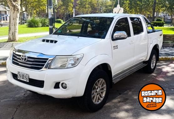 Camionetas - Toyota Hilux SRV 2014 Diesel 334000Km - En Venta