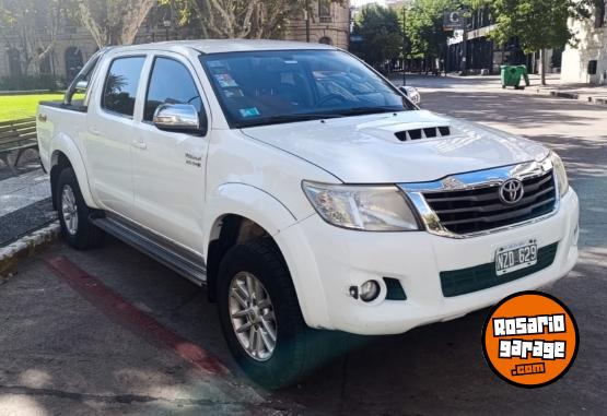 Camionetas - Toyota Hilux SRV 2014 Diesel 334000Km - En Venta