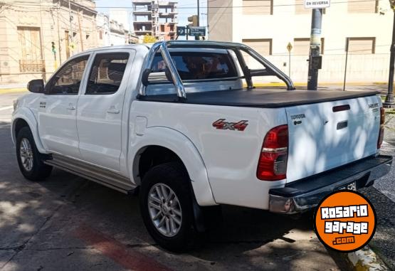 Camionetas - Toyota Hilux SRV 2014 Diesel 334000Km - En Venta