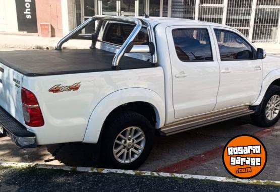 Camionetas - Toyota Hilux SRV 2014 Diesel 334000Km - En Venta