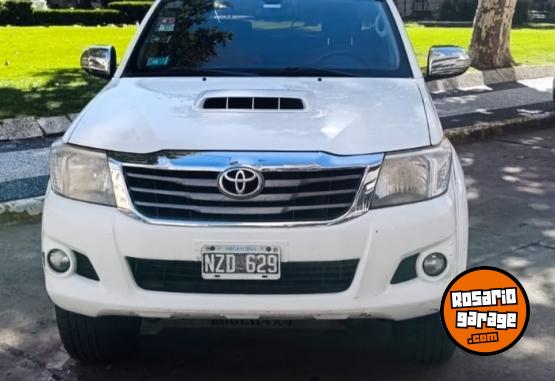 Camionetas - Toyota Hilux SRV 2014 Diesel 334000Km - En Venta