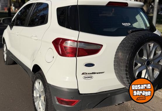 Camionetas - Ford Eco sport titanium 1.6 2015 Nafta 140000Km - En Venta