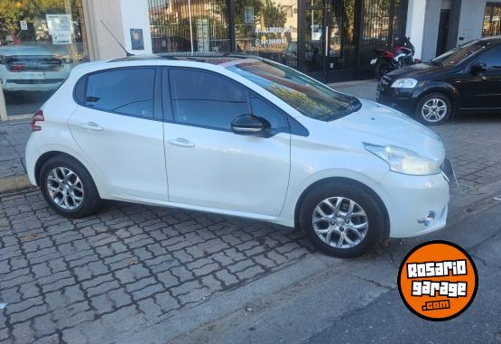 Autos - Peugeot 208 ALLURE 1.6 touchscree 2014 Nafta 170000Km - En Venta