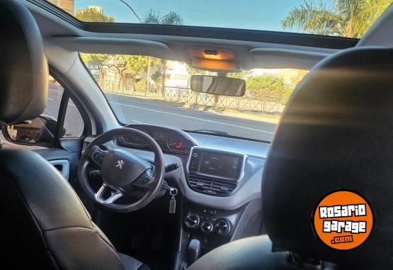 Autos - Peugeot 208 ALLURE 1.6 touchscree 2014 Nafta 170000Km - En Venta