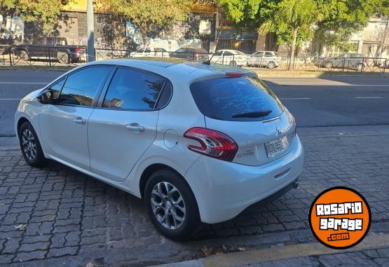 Autos - Peugeot 208 ALLURE 1.6 touchscree 2014 Nafta 170000Km - En Venta