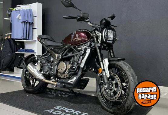 Motos - Voge 300 AC 2023 Nafta 4144Km - En Venta