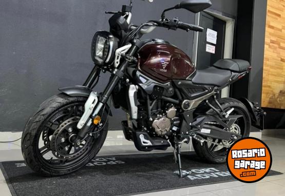 Motos - Voge 300 AC 2023 Nafta 4144Km - En Venta