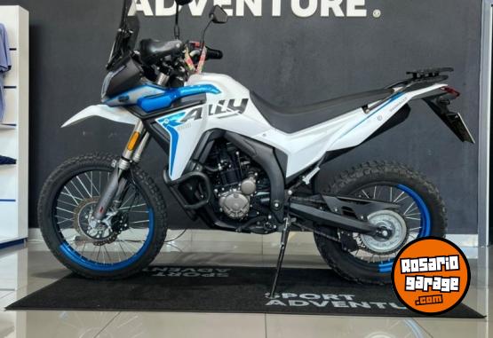 Motos - Voge 300 RALLY 2024 Nafta 5900Km - En Venta