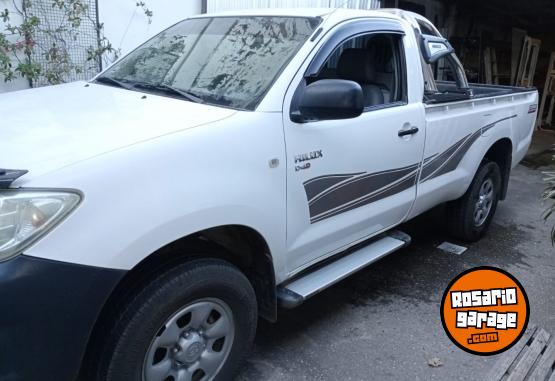 Camionetas - Toyota Hilux cab.simple 2009 Diesel 300000Km - En Venta