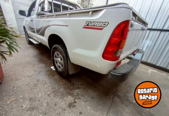 Camionetas - Toyota Hilux cab.simple 2009 Diesel 300000Km - En Venta