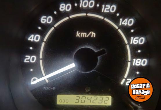 Camionetas - Toyota Hilux cab.simple 2009 Diesel 300000Km - En Venta