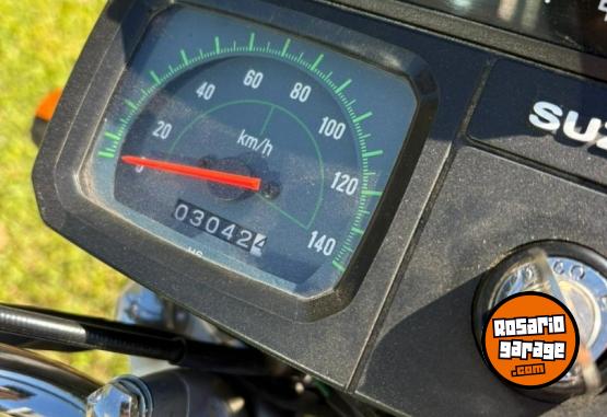 Motos - Suzuki AX100 2024 Nafta 3050Km - En Venta