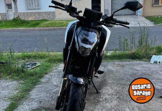 Motos - CF NK300 2024 Nafta 3580Km - En Venta