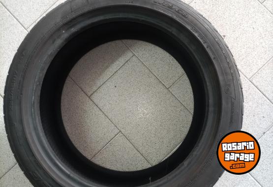 Accesorios para Autos - Cubierta 225-45 R17 - En Venta
