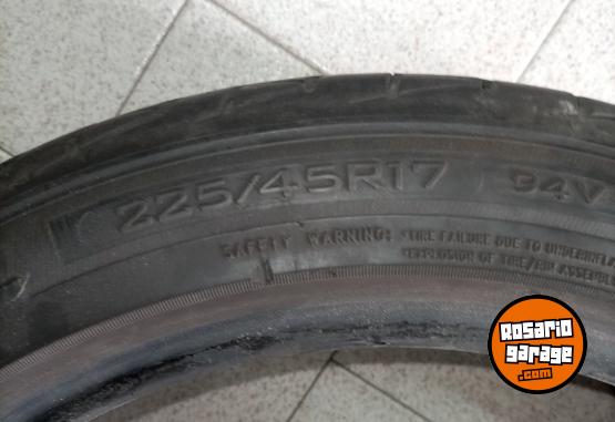 Accesorios para Autos - Cubierta 225-45 R17 - En Venta