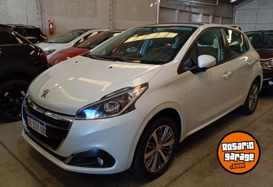 Autos - Peugeot 208 2017 Nafta 108000Km - En Venta
