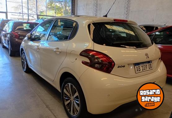 Autos - Peugeot 208 2017 Nafta 108000Km - En Venta