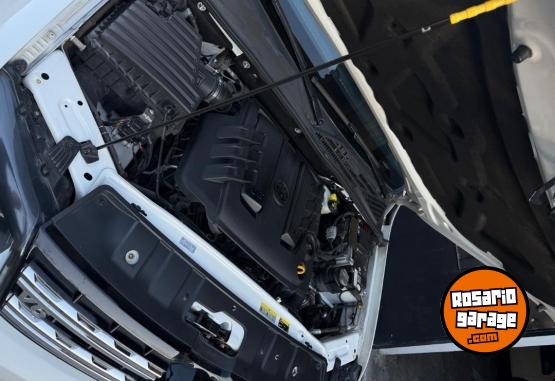 Camionetas - Volkswagen Amarok v6 2024 Diesel 84000Km - En Venta