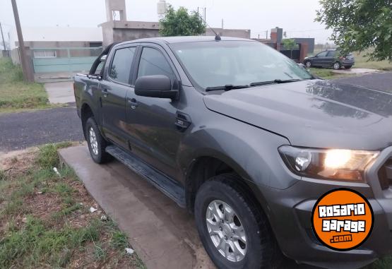 Camionetas - Ford Ranger xls 2017 Diesel 105000Km - En Venta