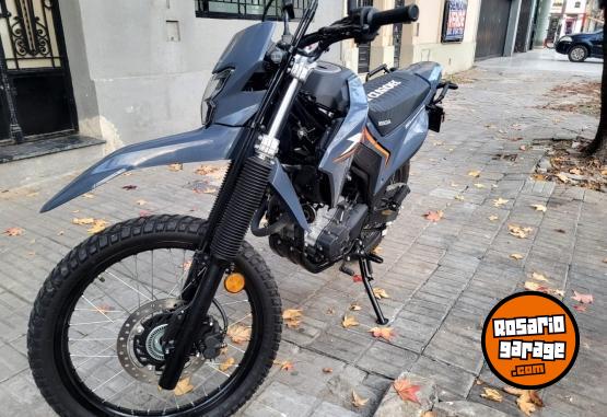 Motos - Honda Tornado 300cc 2025 Nafta 600Km - En Venta