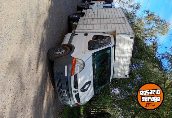 Utilitarios - Renault M�ster 2010 Diesel 270000Km - En Venta