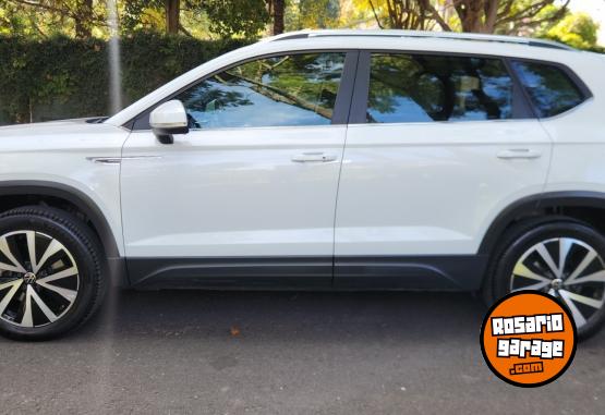 Autos - Volkswagen Taos Highline 2022 Nafta 40000Km - En Venta