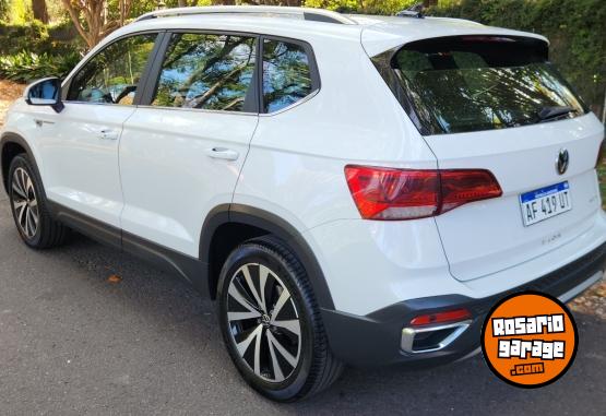 Autos - Volkswagen Taos Highline 2022 Nafta 40000Km - En Venta