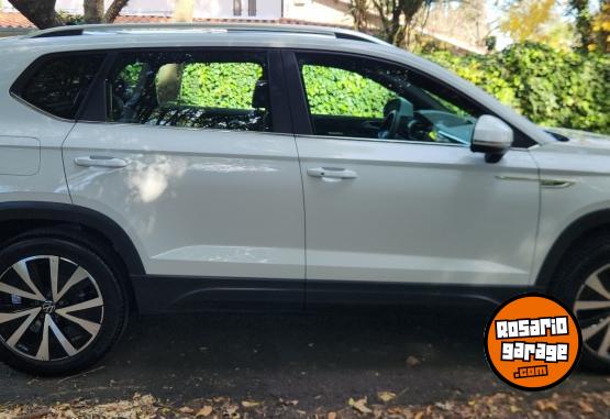 Autos - Volkswagen Taos Highline 2022 Nafta 40000Km - En Venta