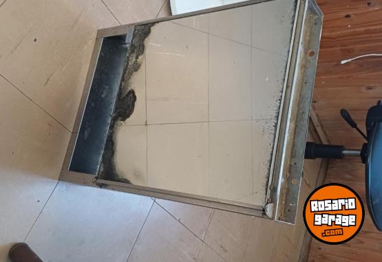 Hogar - BOTIQUIN DE CHAPA USADO - En Venta
