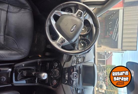 Autos - Ford Fiesta Titanium 2014 Nafta 130000Km - En Venta