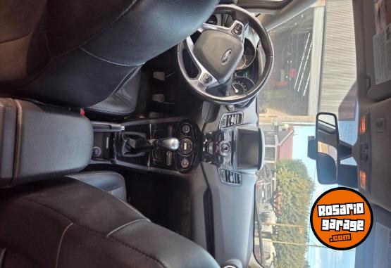 Autos - Ford Fiesta Titanium 2014 Nafta 130000Km - En Venta