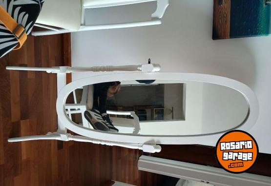 Hogar - Hermoso Espejo Oval Laqueado Blanco Como Nuevo - En Venta