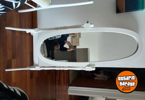 Hogar - Hermoso Espejo Oval Laqueado Blanco Como Nuevo - En Venta
