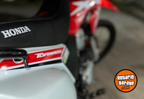 Motos - Honda Tornado XR 250 2023 Nafta 13000Km - En Venta