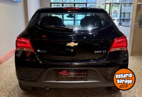 Autos - Chevrolet ONIX LT 2017 Nafta 99000Km - En Venta