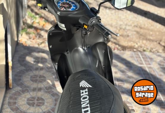 Motos - Honda Biz 125 full 2017 Nafta 21600Km - En Venta