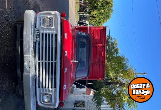 Camiones y Gr�as - VENDO CAMI�N FORD - En Venta