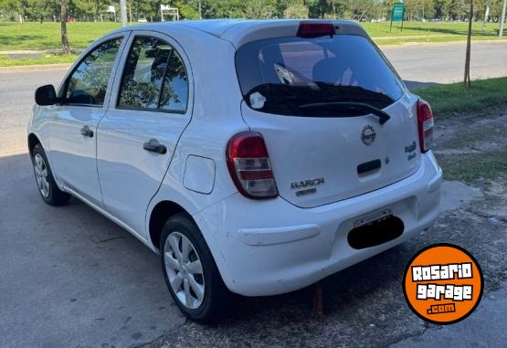 Autos - Nissan March 2015 Nafta 112000Km - En Venta