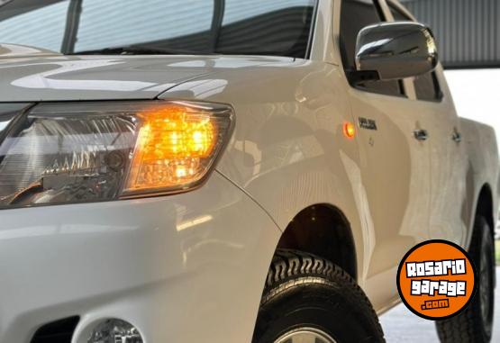 Autos - Toyota HILUX 2012 Diesel 198000Km - En Venta