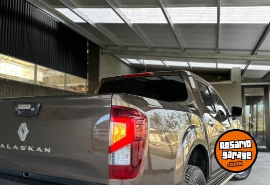 Autos - Renault ALASKAN INTENS 2022 Diesel 80000Km - En Venta