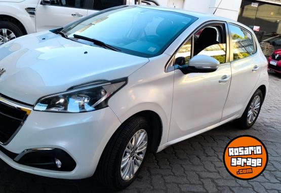 Autos - Peugeot 208 2018 GNC 101000Km - En Venta